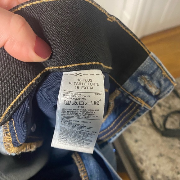 Old Navy Jeans - Picture 2 of 7